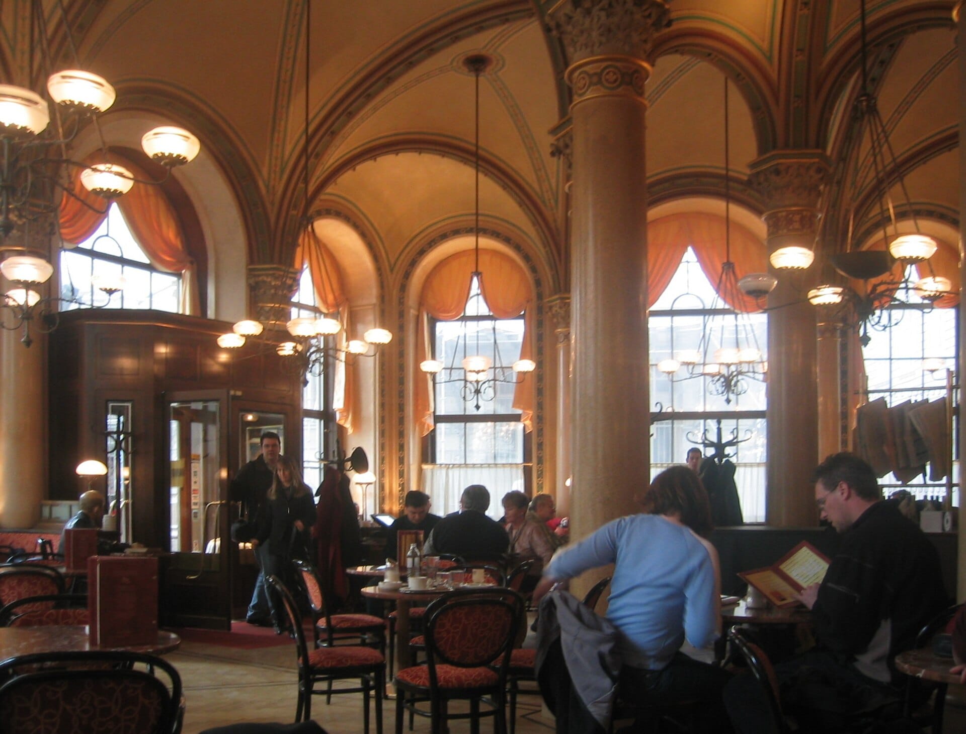 Coffee houses & the Naschmarkt