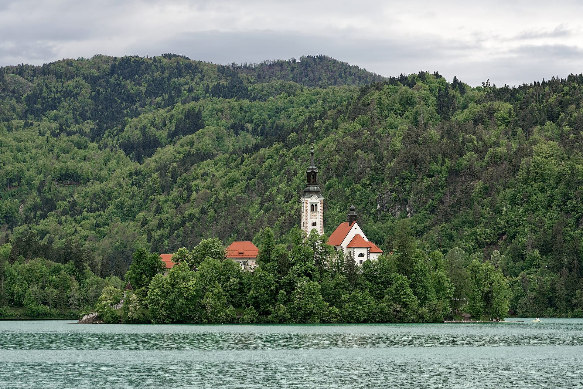 Ten lake-and-mountain towns for a perfect summer week