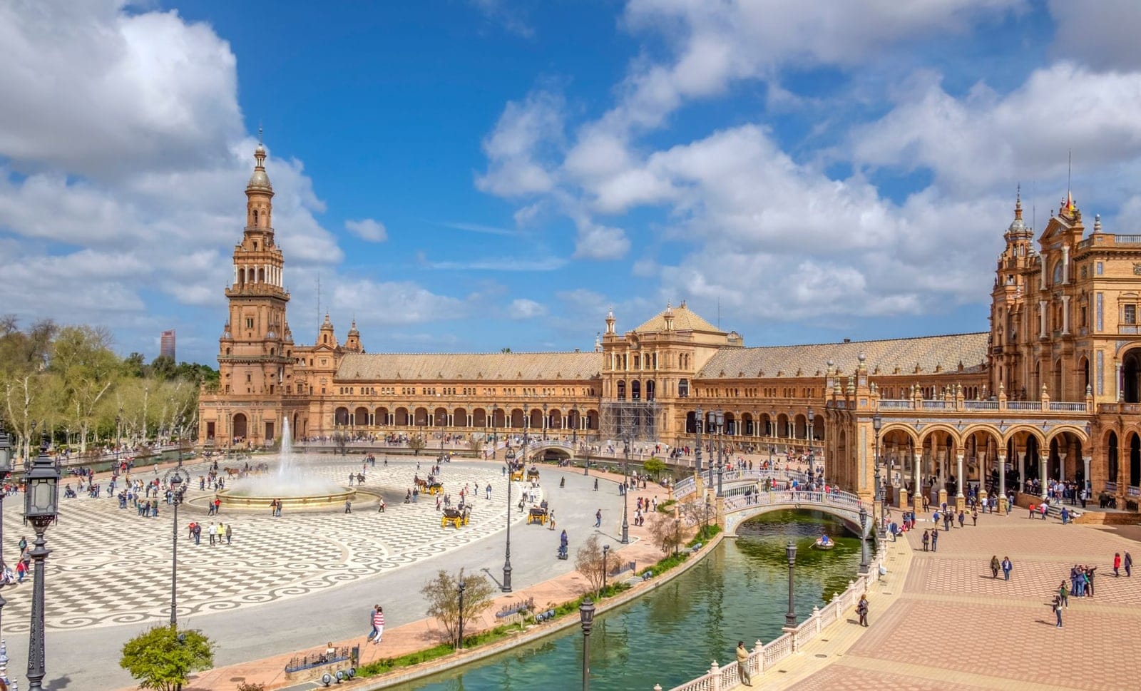 Plaza de España and its canal in Seville